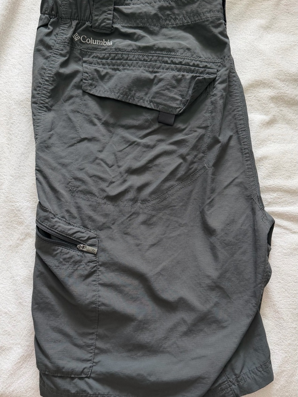 Columbia Men's Dark Gray Lightweight Cargo Shorts